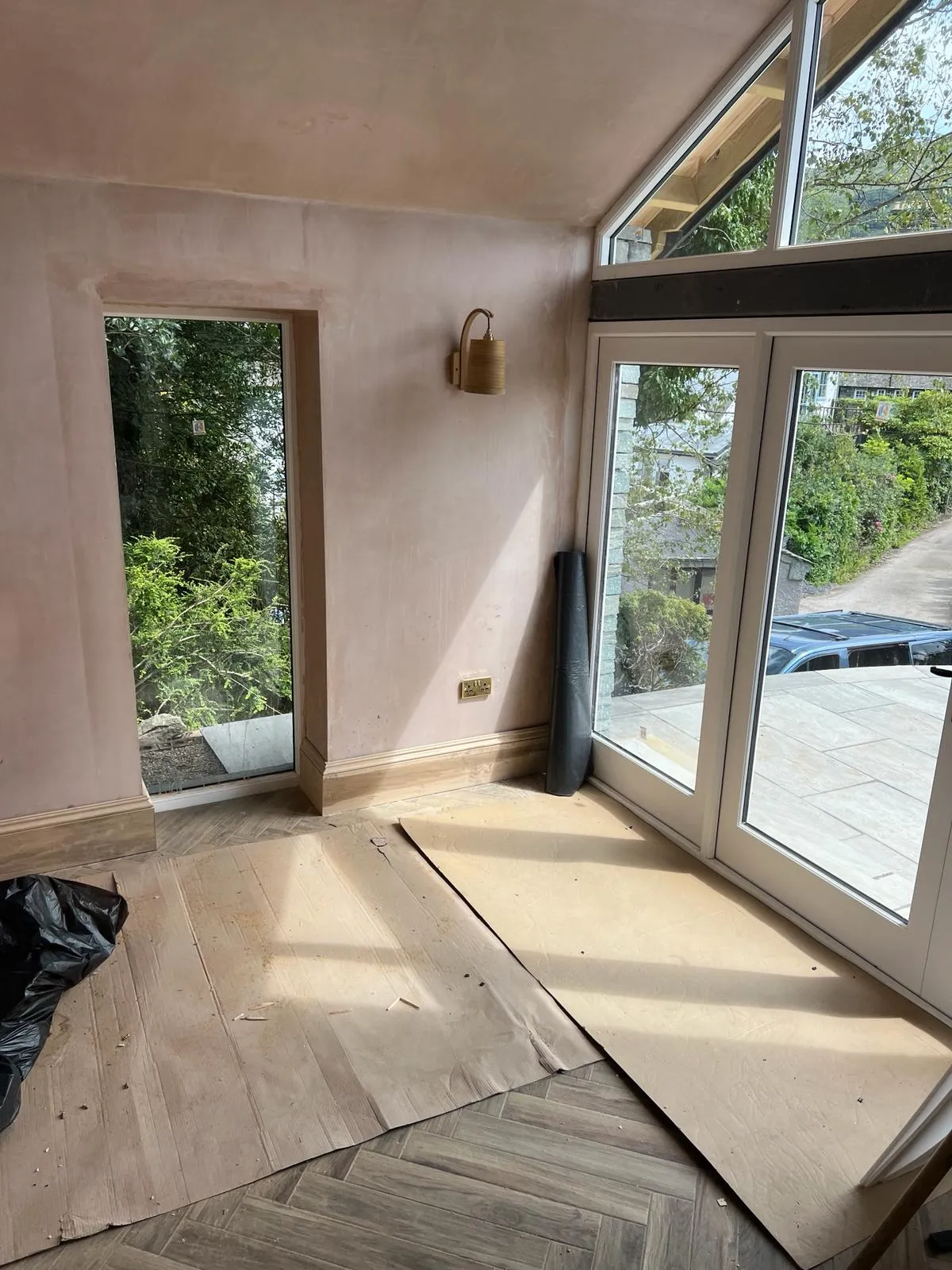 A room that has a lot of windows in it.